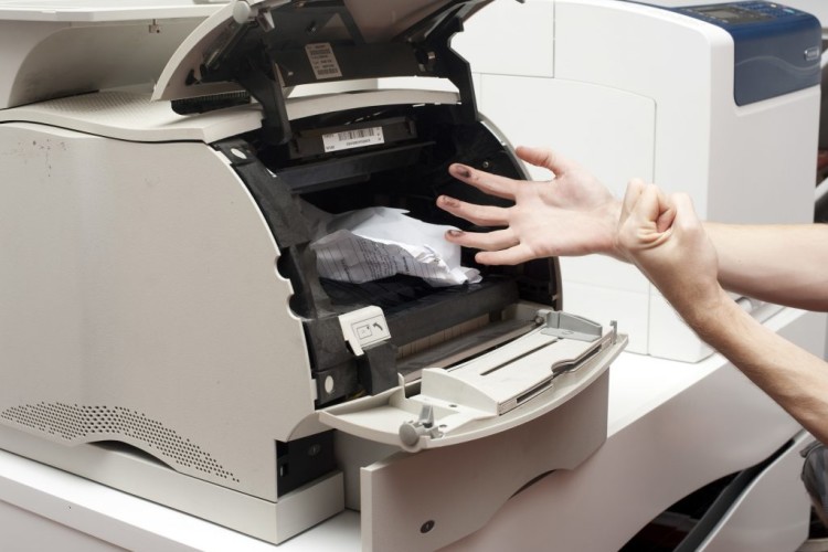 Замятие бумаги принтера: причины, решения и предупреждения.